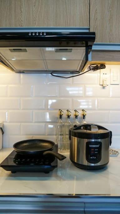 The Fika Room Near Mnl Airport - Scandi Studio Unit With Fast Wi-Fi & Netflix - Read Full Property Desc Before Booking Manila Zewnętrze zdjęcie